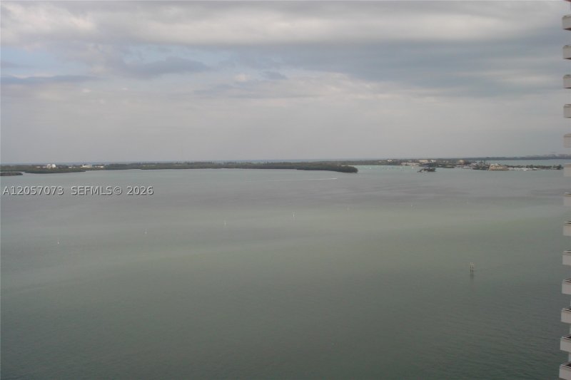 Condo for sale at Isola Brickell Key 2010