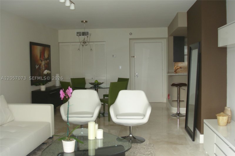 Condo for sale at Isola Brickell Key 2010