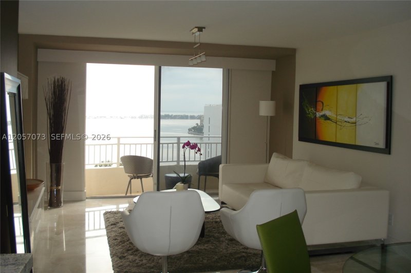 Condo for sale at Isola Brickell Key 2010