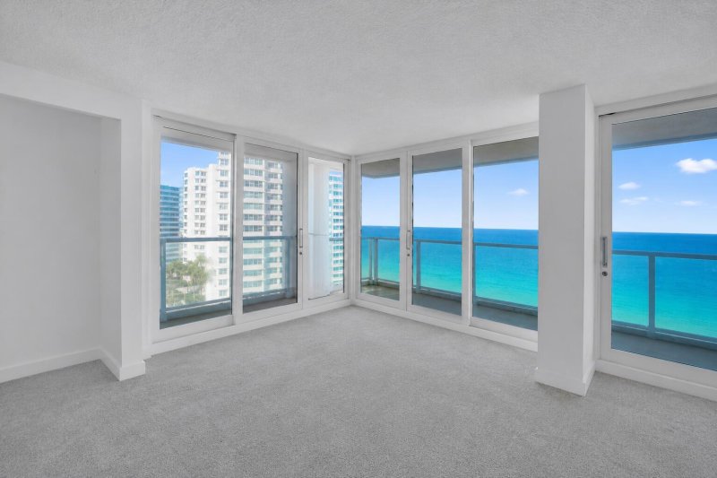 Condo for sale at Plaza East 9H