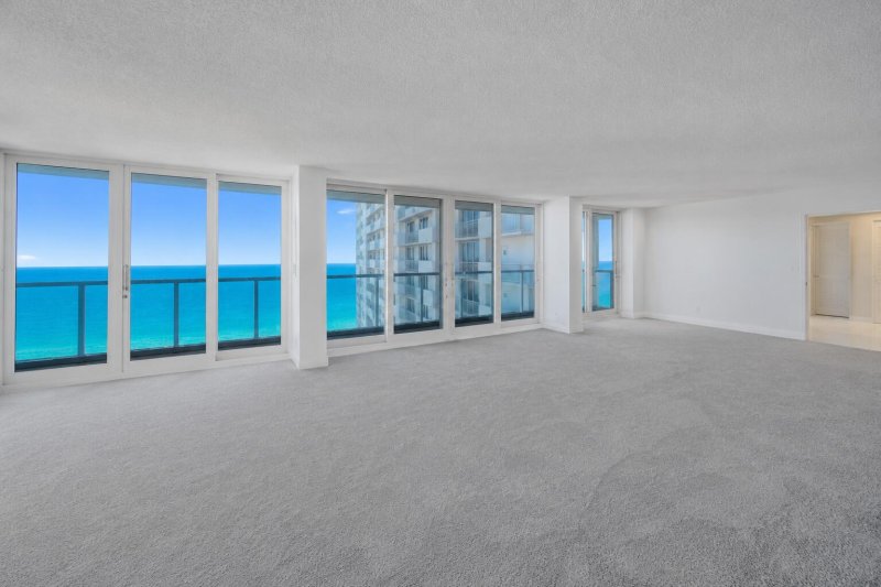 Condo for sale at Plaza East 9H