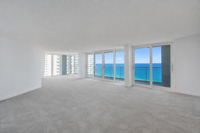 Condo for sale at Plaza East 9H