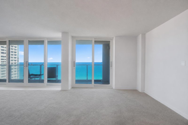 Condo for sale at Plaza East 9H