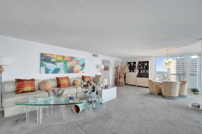 Condo for sale at Plaza East 9H