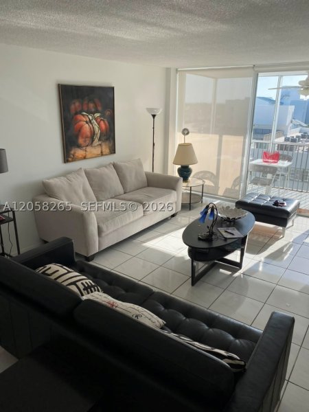 Island Breakers Apt #8B
