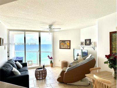 La Perla Apt #2309