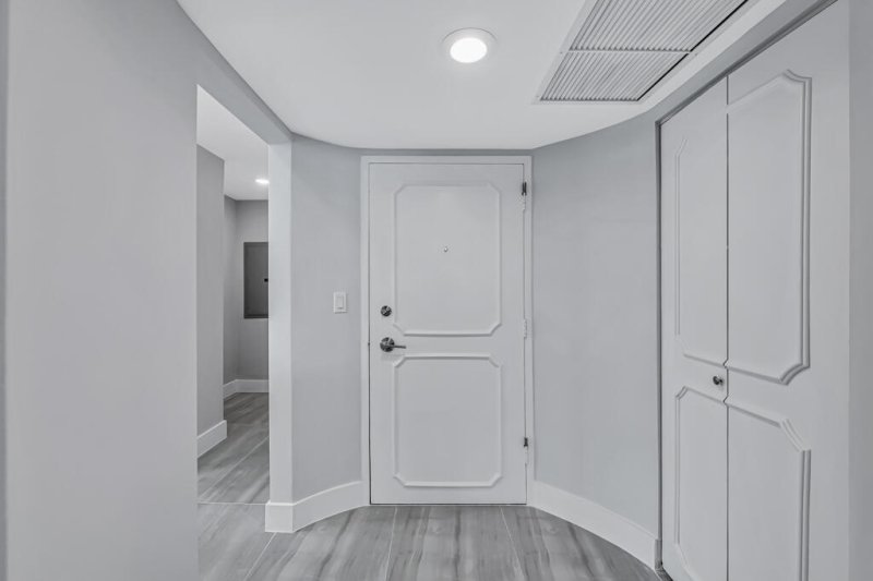 Condo for sale at Aquarius Towers 1008