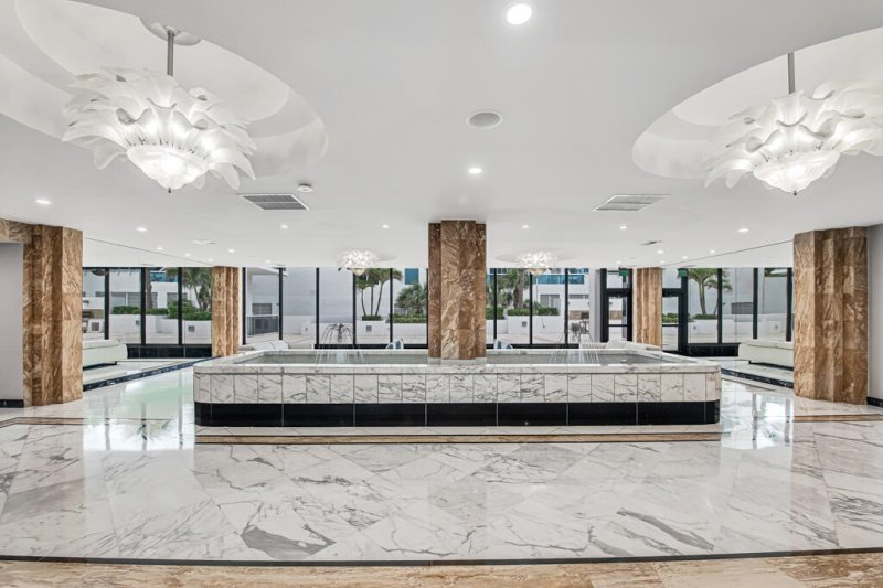 Condo for sale at Aquarius Towers 1008