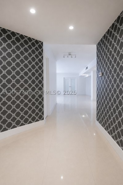 Comprar apartamento no Four Ambassadors 1151