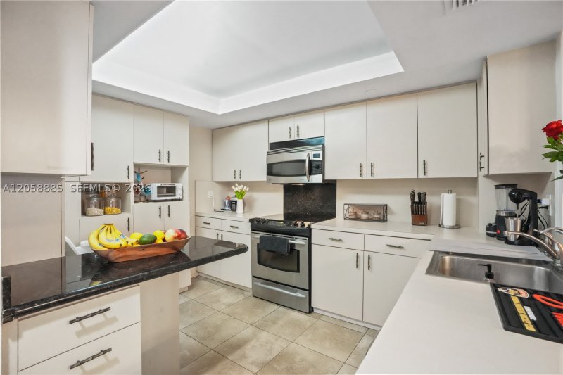 Alquiler de apartamento en The Tower at Port Royale 210