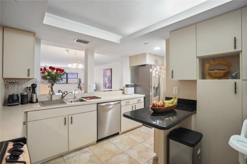 Alquiler de apartamento en The Tower at Port Royale 210