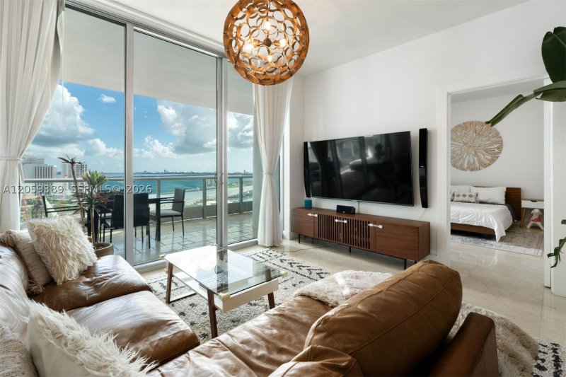 900 Biscayne Apt #2708