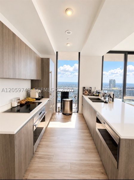 Condo for sale at SLS Lux Brickell 5509