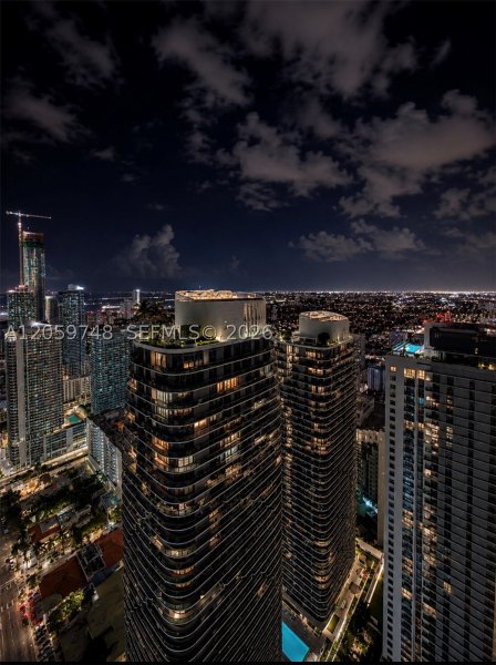 Condo for sale at SLS Lux Brickell 5509