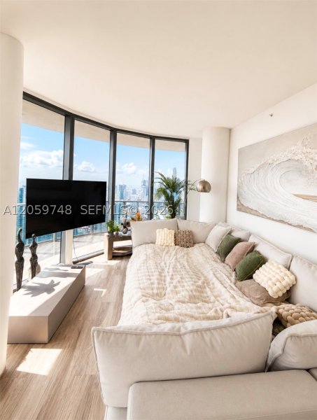 Condo for sale at SLS Lux Brickell 5509