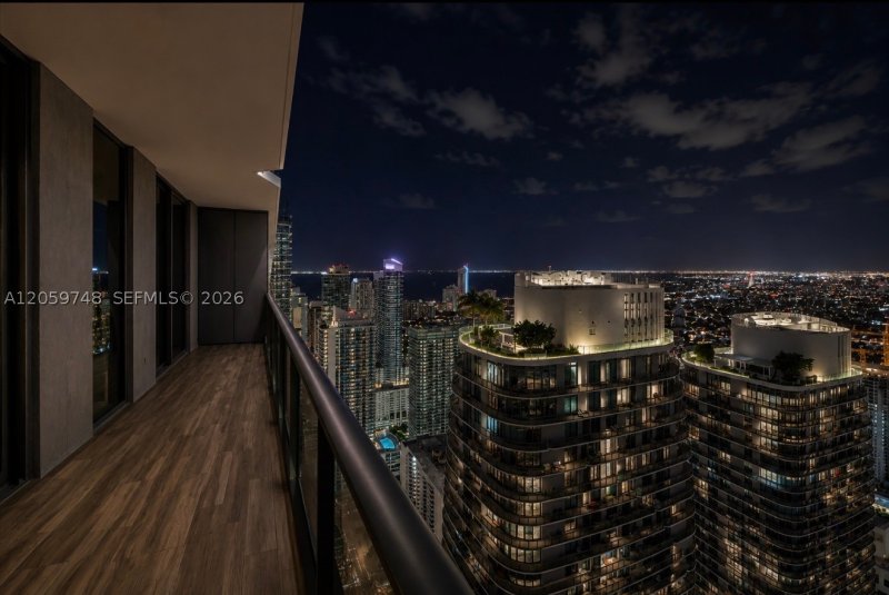 Condo for sale at SLS Lux Brickell 5509