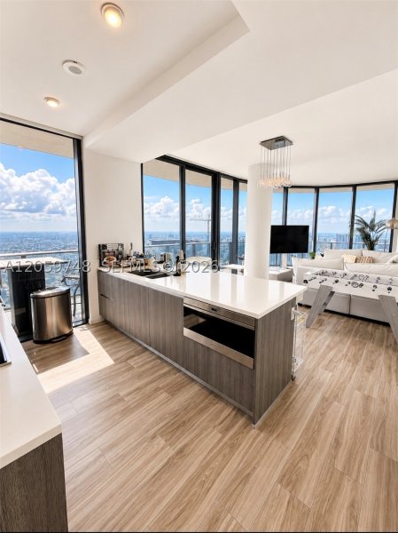 Condo for sale at SLS Lux Brickell 5509