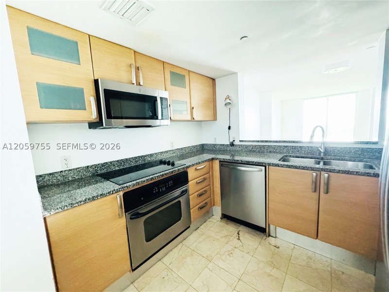 Aluguel de apartamento no Skyline On Brickell 801