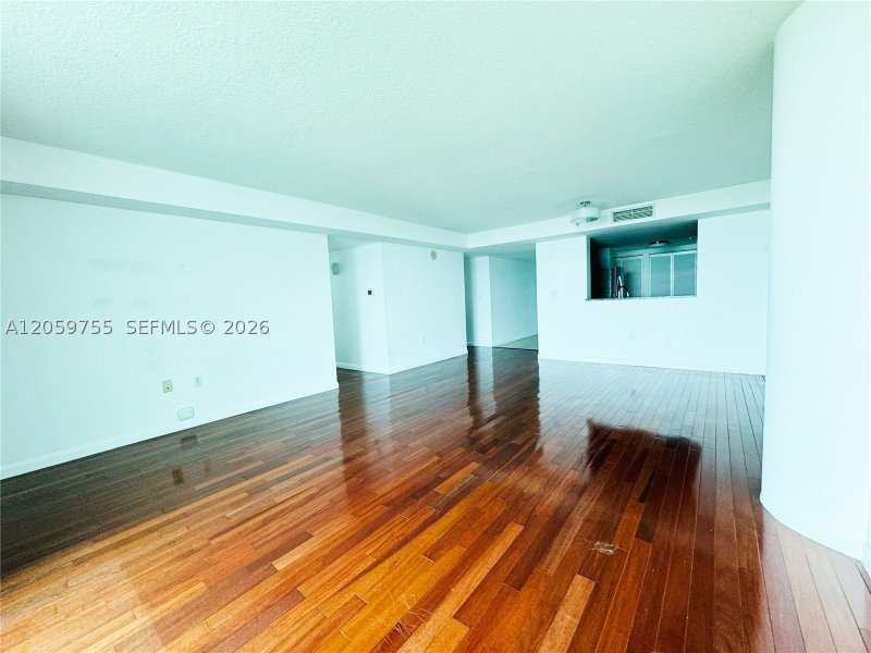 Aluguel de apartamento no Skyline On Brickell 801