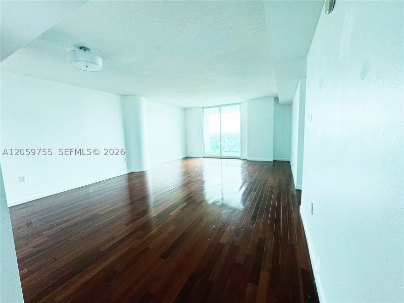 Aluguel de apartamento no Skyline On Brickell 801