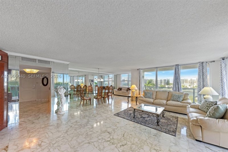 Condo for sale at Aquarius Towers 501N