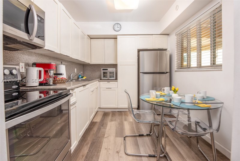 Comprar apartamento no Surfside Palms 212