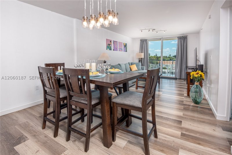 Comprar apartamento no Surfside Palms 212