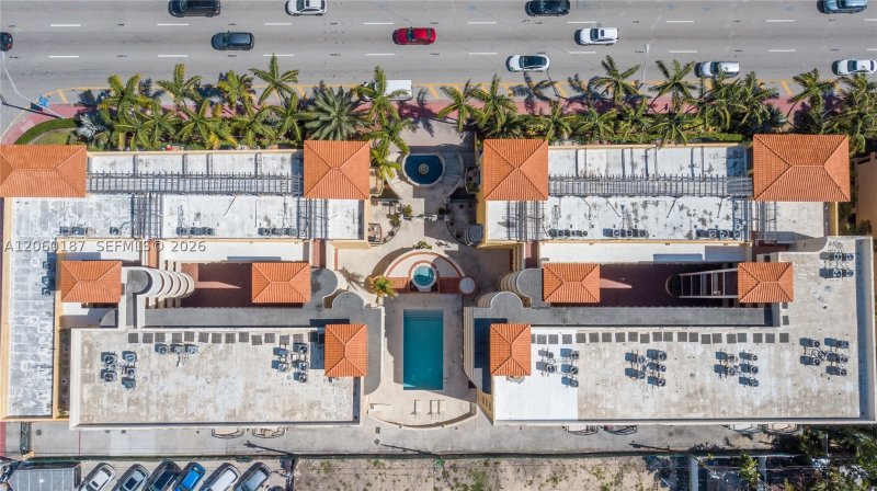 Comprar apartamento no Surfside Palms 212