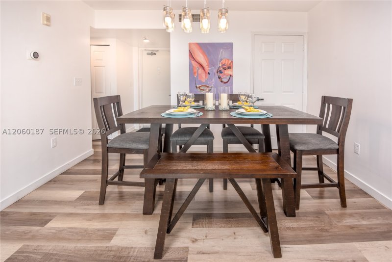 Comprar apartamento no Surfside Palms 212
