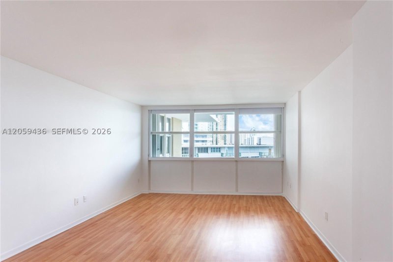 Alquiler de apartamento en Bayshore Place 1604B