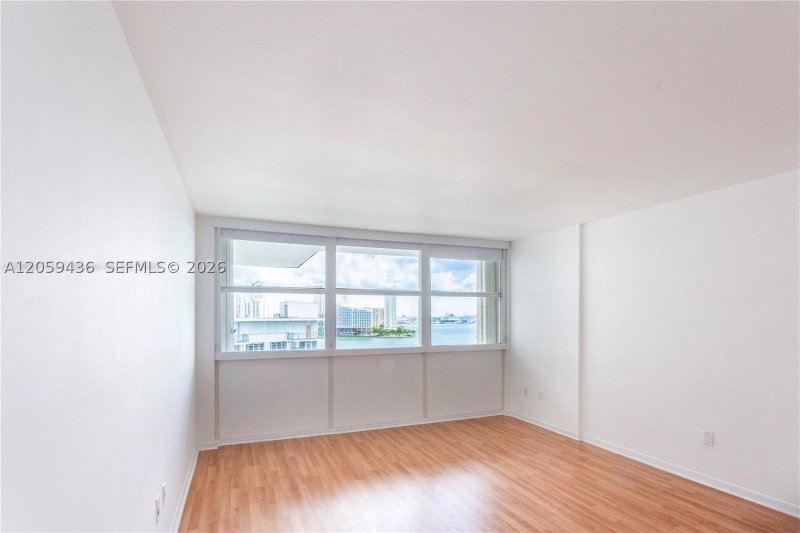 Alquiler de apartamento en Bayshore Place 1604B