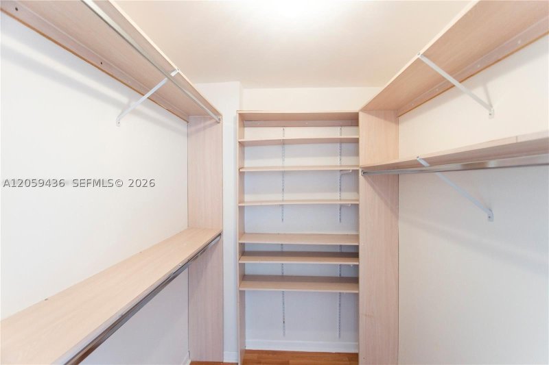 Alquiler de apartamento en Bayshore Place 1604B