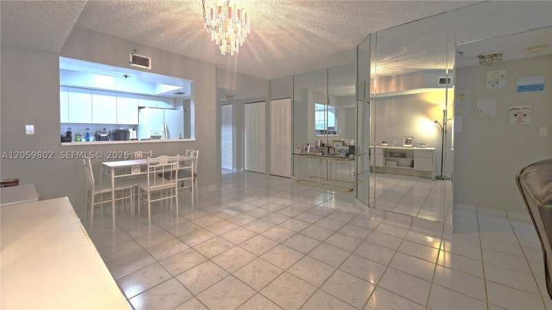 Comprar apartamento en The Waves Condo 501