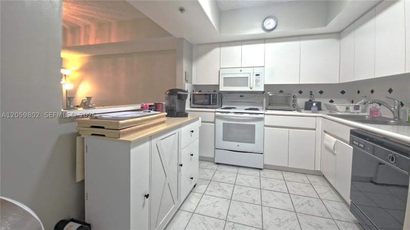 Comprar apartamento en The Waves Condo 501
