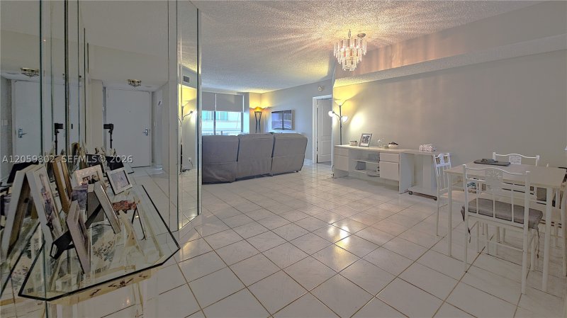Comprar apartamento en The Waves Condo 501