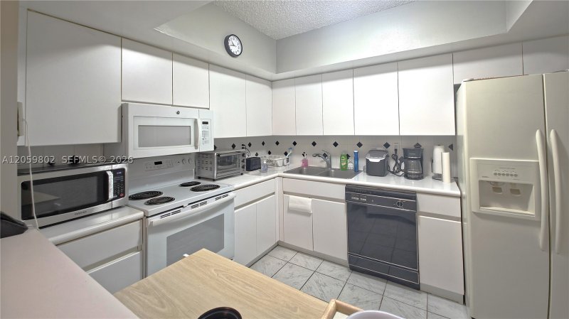 Comprar apartamento en The Waves Condo 501