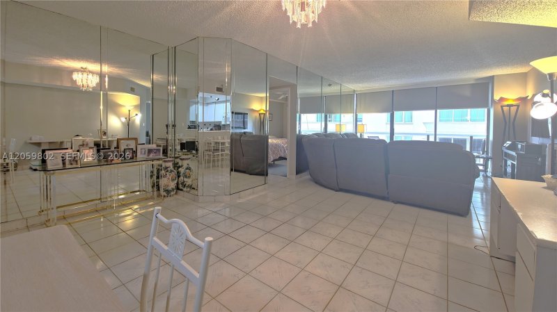 Comprar apartamento en The Waves Condo 501