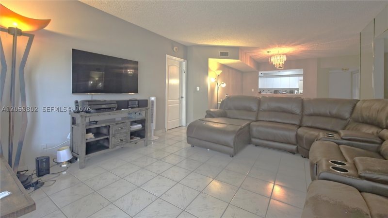 Comprar apartamento en The Waves Condo 501