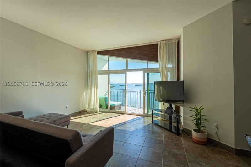 Apartment for rent at Palm Bay Condo 8F