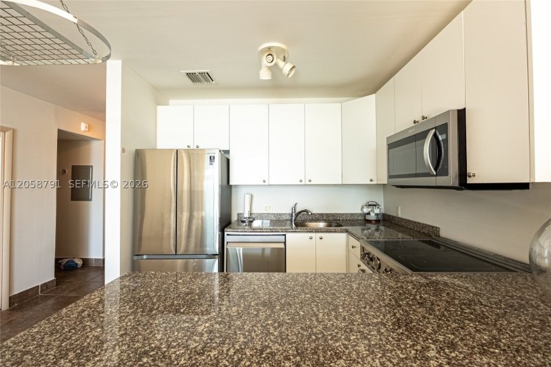 Apartment for rent at Palm Bay Condo 8F
