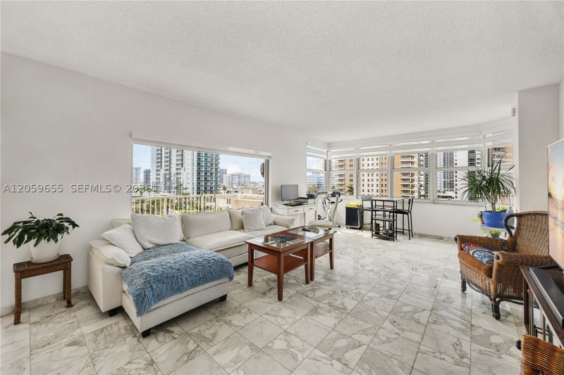Condo for sale at The Hemispheres 5F
