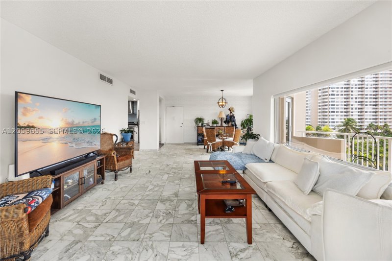 Condo for sale at The Hemispheres 5F