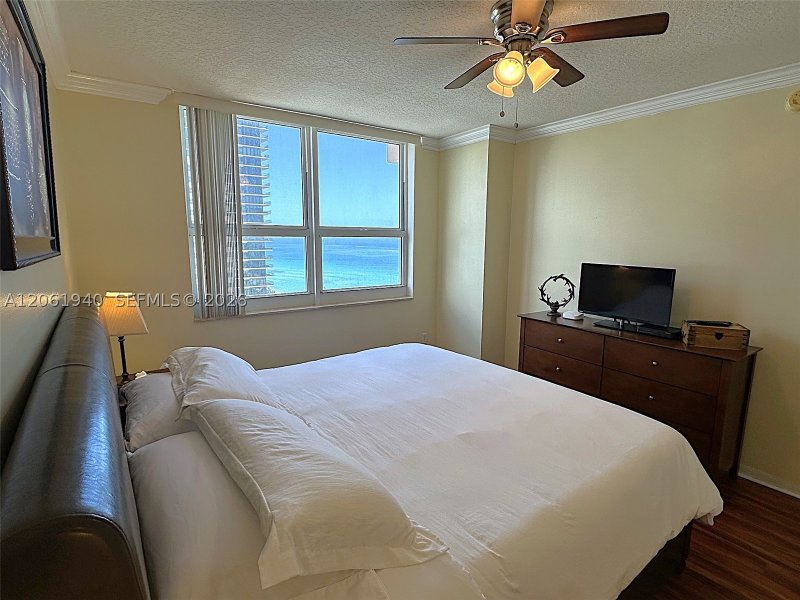 Apartment for rent at 2080 Ocean Drive 1606