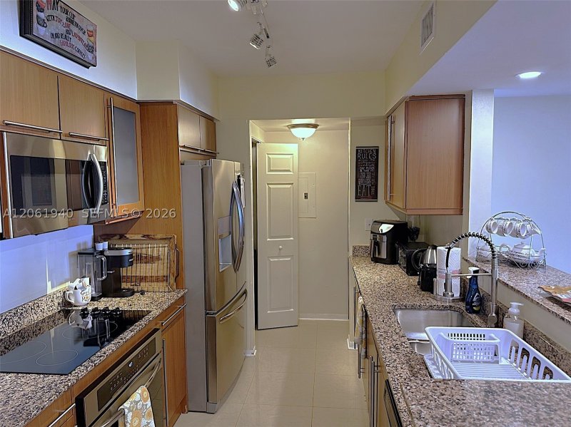 Apartment for rent at 2080 Ocean Drive 1606