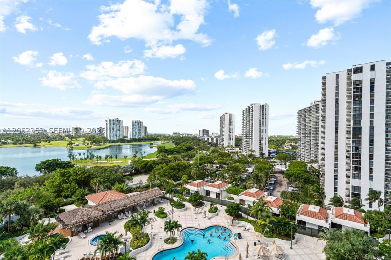 Comprar apartamento en Hamptons West 909