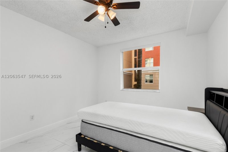 Comprar apartamento en Porto Bellagio 1210