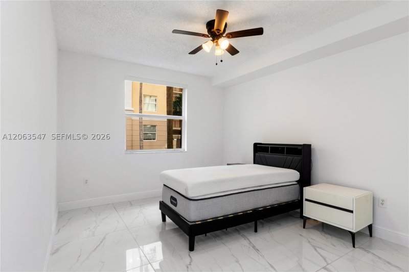 Comprar apartamento en Porto Bellagio 1210