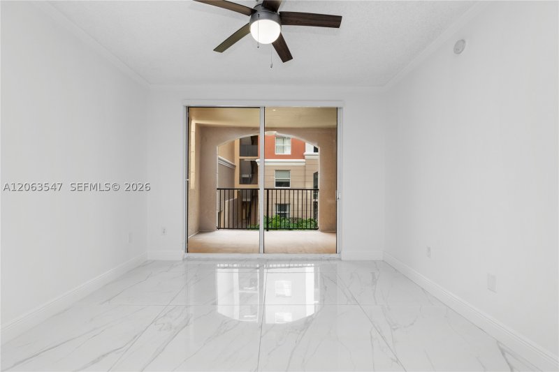 Comprar apartamento en Porto Bellagio 1210