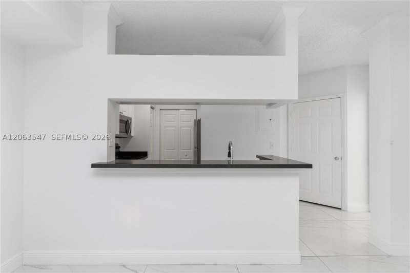 Comprar apartamento en Porto Bellagio 1210