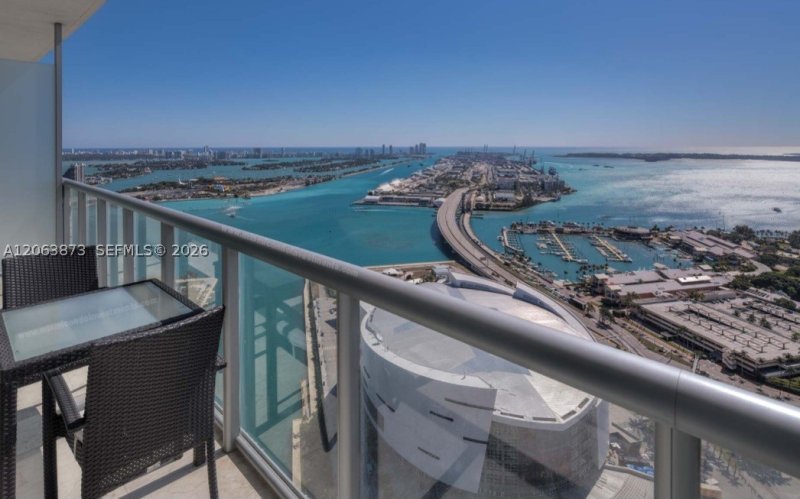 Aluguel de apartamento no Marina Blue 4009